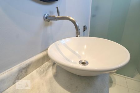 Apartamento para alugar com 54m², 2 quartos e sem vaga Apartamento para alugar com 54m², 2 quartos e sem vagaBanheiro