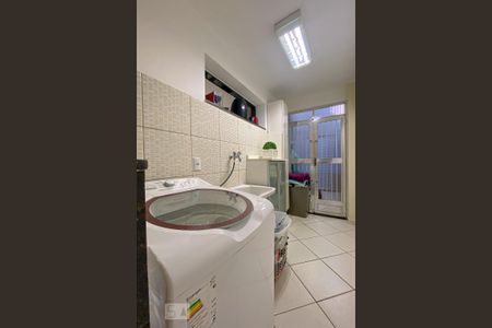 Casa de condomínio à venda com 114m², 3 quartos e 1 vaga Casa de condomínio à venda com 114m², 3 quartos e 1 vagaÁrea de Serviço