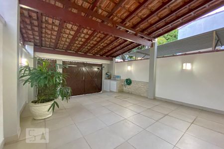 Casa de condomínio à venda com 114m², 3 quartos e 1 vaga Casa de condomínio à venda com 114m², 3 quartos e 1 vagaQuintal