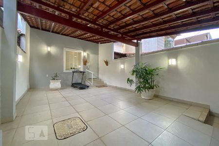 Casa de condomínio à venda com 114m², 3 quartos e 1 vaga Casa de condomínio à venda com 114m², 3 quartos e 1 vagaQuintal