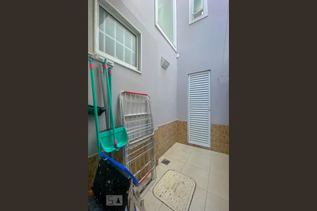 Casa de condomínio à venda com 114m², 3 quartos e 1 vaga Casa de condomínio à venda com 114m², 3 quartos e 1 vagaÁrea de Serviço