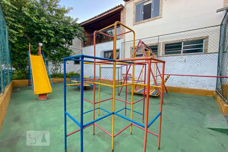 Casa de condomínio à venda com 114m², 3 quartos e 1 vaga Casa de condomínio à venda com 114m², 3 quartos e 1 vagaÁrea Comum - Playground