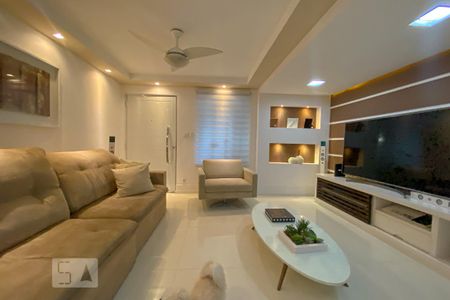 Sala de casa de condomínio à venda com 3 quartos, 114m² em Irajá, Rio de Janeiro