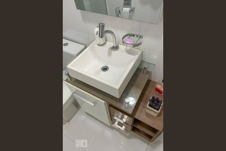 Casa de condomínio à venda com 114m², 3 quartos e 1 vaga Casa de condomínio à venda com 114m², 3 quartos e 1 vagaBanheiro segundo andar