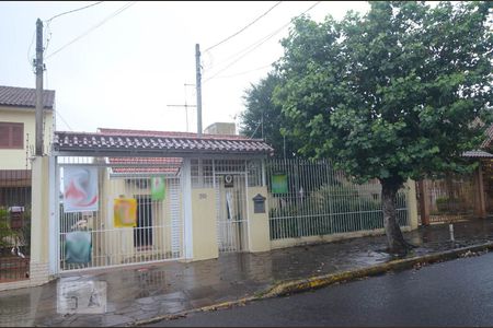 Casa à venda com 220m², 4 quartos e 3 vagasFachada