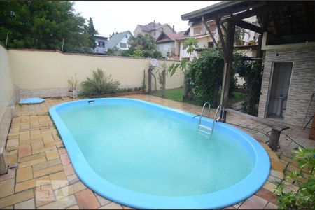 Casa à venda com 220m², 4 quartos e 3 vagasÁrea comum - Piscina