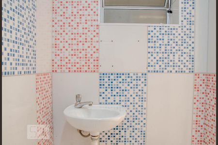 Casa à venda com 420m², 3 quartos e 8 vagas Casa à venda com 420m², 3 quartos e 8 vagasBanheiro da Edícula