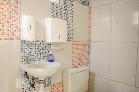 Casa à venda com 420m², 3 quartos e 8 vagas Casa à venda com 420m², 3 quartos e 8 vagasBanheiro Externo