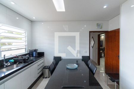 Casa à venda com 274m², 4 quartos e 4 vagasCozinha 1