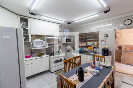 Casa à venda com 274m², 4 quartos e 4 vagasCozinha 2