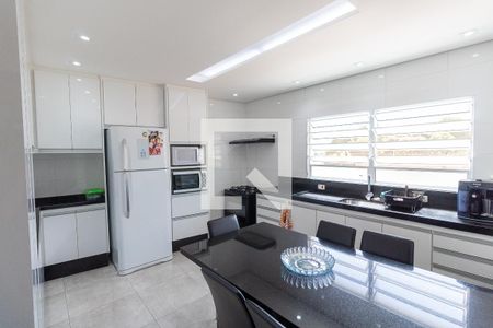 Casa à venda com 274m², 4 quartos e 4 vagasCozinha 1