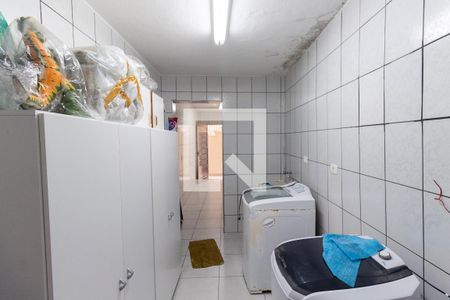 Casa à venda com 274m², 4 quartos e 4 vagasLavanderia