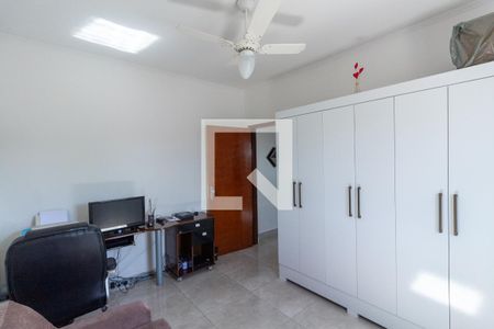 Casa à venda com 274m², 4 quartos e 4 vagasQuarto 2