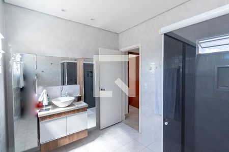 Casa à venda com 274m², 4 quartos e 4 vagasBanheiro 1