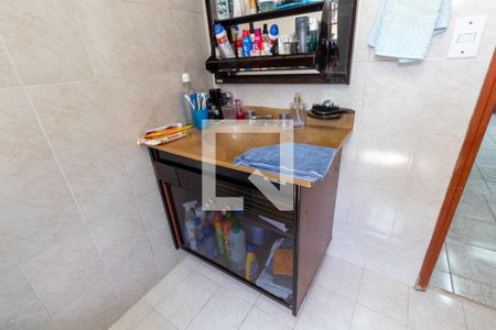 Casa à venda com 274m², 4 quartos e 4 vagasBanheiro 2