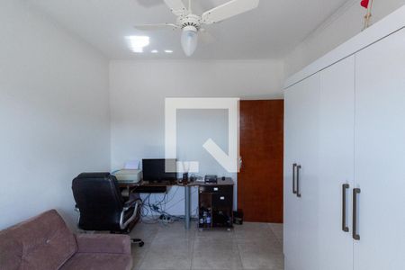 Casa à venda com 274m², 4 quartos e 4 vagasQuarto 2