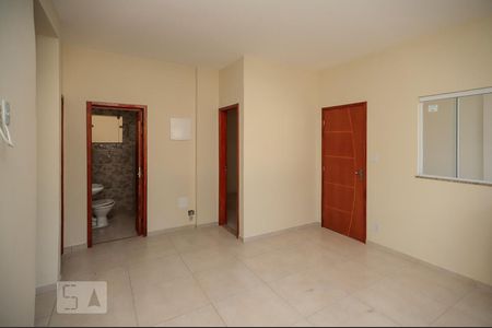 Sala de apartamento para alugar com 2 quartos, 70m² em Pilares, Rio de Janeiro