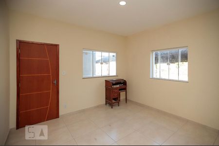 Sala de apartamento para alugar com 2 quartos, 70m² em Pilares, Rio de Janeiro