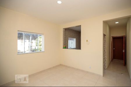 Sala de apartamento para alugar com 2 quartos, 70m² em Pilares, Rio de Janeiro