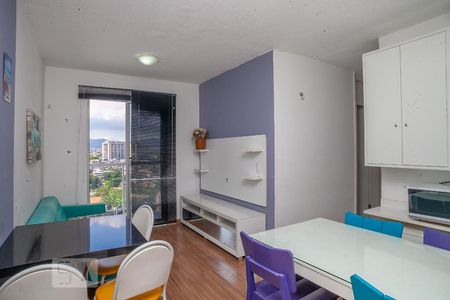 Sala de apartamento para alugar com 2 quartos, 55m² em Jacarepaguá, Rio de Janeiro
