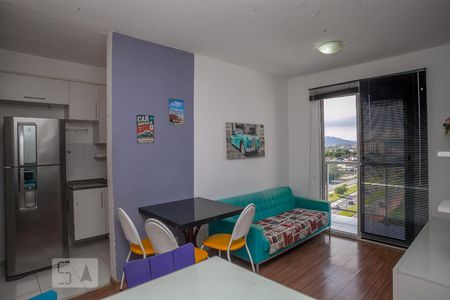 Sala de apartamento para alugar com 2 quartos, 55m² em Jacarepaguá, Rio de Janeiro