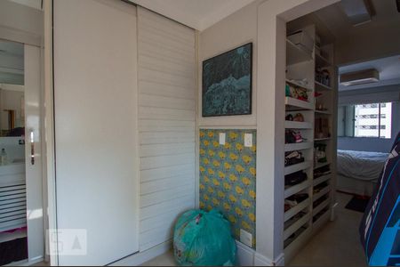 Apartamento à venda com 98m², 2 quartos e 1 vagaCloset da suíte