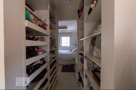 Apartamento à venda com 98m², 2 quartos e 1 vagaCloset da suíte