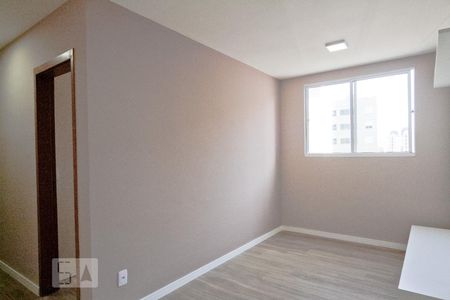 Sala de apartamento para alugar com 2 quartos, 50m² em Jardim Íris, São Paulo