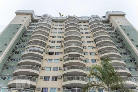 Apartamento à venda com 98m², 3 quartos e 1 vaga Apartamento à venda com 98m², 3 quartos e 1 vagaFachada do bloco