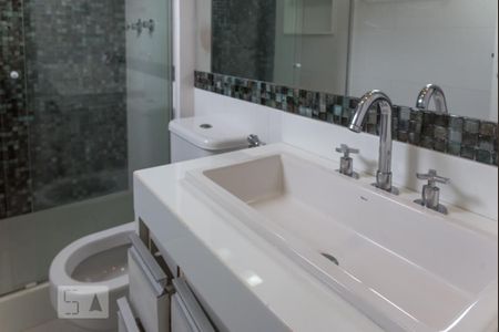 Apartamento à venda com 98m², 3 quartos e 1 vaga Apartamento à venda com 98m², 3 quartos e 1 vagaBanheiro da Suíte - Pia