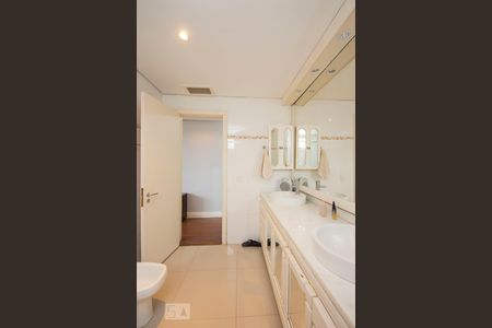 Apartamento à venda com 280m², 3 quartos e 2 vagasBanheiro 1