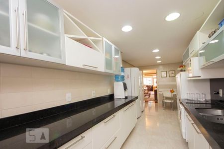 Apartamento à venda com 280m², 3 quartos e 2 vagasCozinha 