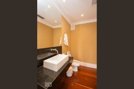 Apartamento à venda com 280m², 3 quartos e 2 vagasBanheiro 3