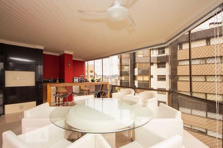 Apartamento à venda com 280m², 3 quartos e 2 vagasVaranda com Churrasqueira 