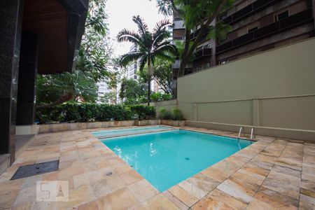 Apartamento à venda com 280m², 3 quartos e 2 vagasÁrea comum - Piscina