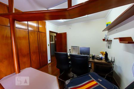 Casa à venda com 600m², 5 quartos e 8 vagas Casa à venda com 600m², 5 quartos e 8 vagasQuarto 2