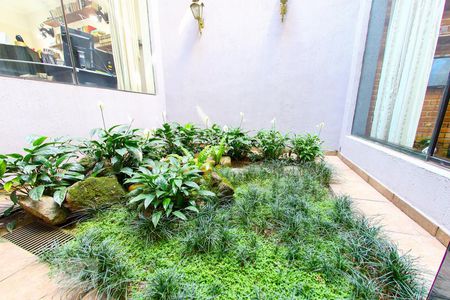 Casa à venda com 600m², 5 quartos e 8 vagas Casa à venda com 600m², 5 quartos e 8 vagasJardim