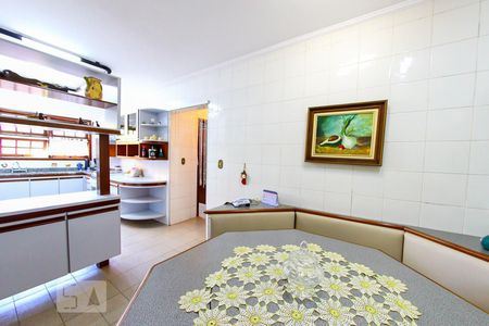 Casa à venda com 600m², 5 quartos e 8 vagas Casa à venda com 600m², 5 quartos e 8 vagasCozinha