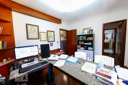 Casa à venda com 600m², 5 quartos e 8 vagas Casa à venda com 600m², 5 quartos e 8 vagasSuite 2