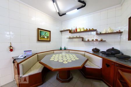 Casa à venda com 600m², 5 quartos e 8 vagas Casa à venda com 600m², 5 quartos e 8 vagasCozinha