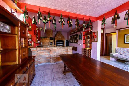 Casa à venda com 600m², 5 quartos e 8 vagas Casa à venda com 600m², 5 quartos e 8 vagasÁrea comum - Churrasqueira