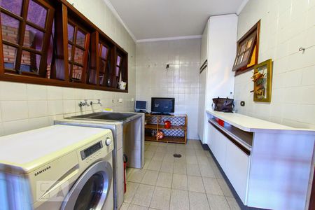 Casa à venda com 600m², 5 quartos e 8 vagas Casa à venda com 600m², 5 quartos e 8 vagasArea de Serviço