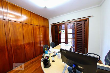 Casa à venda com 600m², 5 quartos e 8 vagas Casa à venda com 600m², 5 quartos e 8 vagasQuarto 3