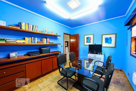 Casa à venda com 600m², 5 quartos e 8 vagas Casa à venda com 600m², 5 quartos e 8 vagasQuarto 1