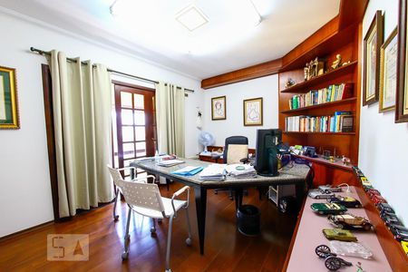 Casa à venda com 600m², 5 quartos e 8 vagas Casa à venda com 600m², 5 quartos e 8 vagasSuite 2