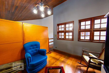 Casa à venda com 600m², 5 quartos e 8 vagas Casa à venda com 600m², 5 quartos e 8 vagasSala de TV