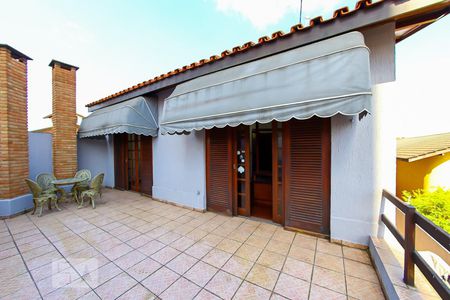 Casa à venda com 600m², 5 quartos e 8 vagas Casa à venda com 600m², 5 quartos e 8 vagasVaranda do Quarto 2