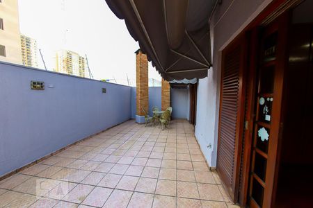 Casa à venda com 600m², 5 quartos e 8 vagas Casa à venda com 600m², 5 quartos e 8 vagasVaranda do Quarto 2