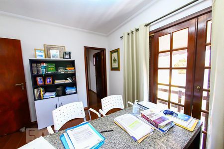 Casa à venda com 600m², 5 quartos e 8 vagas Casa à venda com 600m², 5 quartos e 8 vagasSuite 2