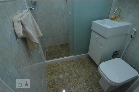 Banheiro de kitnet/studio à venda com 1 quarto, 31m² em Copacabana, Rio de Janeiro